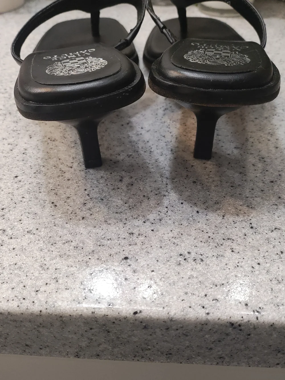 Vince Camuto Black Leather Square-Toe Thong Sandals💃💃💃💃💃💃💃💃💃🔥🔥🔥💥